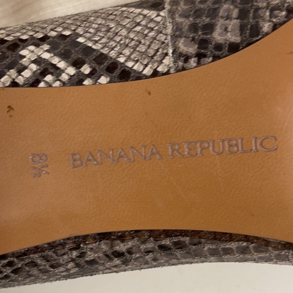 Banana Republic brown, tan, faux python pumps 8.5 - Picture 7 of 8